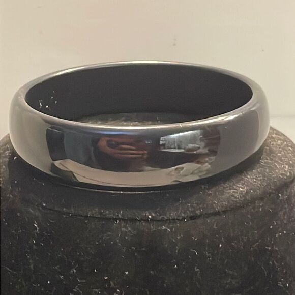 Retro-1990s-3” x 0.75” polished black bangle bracelet - Picture 1 of 7